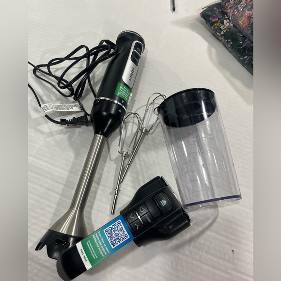NINJA IMMERSION BLENDER AND ACCESSORIES - Picture 5 of 9